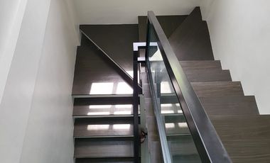 ULTRA Modern  & Cozy House in South FOrbes with panoramic view of Laguna De Bay and Mt. makiling 36M super Nego