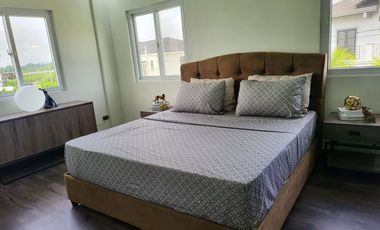 ULTRA Modern  & Cozy House in South FOrbes with panoramic view of Laguna De Bay and Mt. makiling 36M super Nego