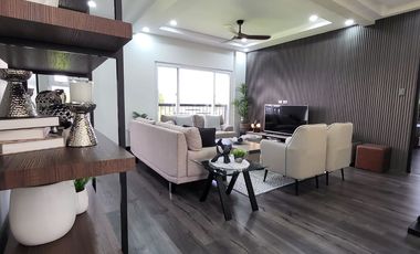 ULTRA Modern  & Cozy House in South FOrbes with panoramic view of Laguna De Bay and Mt. makiling 36M super Nego