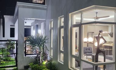 ULTRA Modern  & Cozy House in South FOrbes with panoramic view of Laguna De Bay and Mt. makiling 36M super Nego