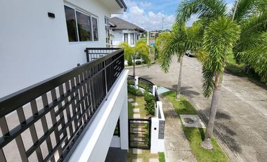 ULTRA Modern  & Cozy House in South FOrbes with panoramic view of Laguna De Bay and Mt. makiling 36M super Nego