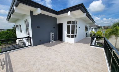 ULTRA Modern  & Cozy House in South FOrbes with panoramic view of Laguna De Bay and Mt. makiling 36M super Nego