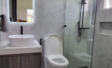 ULTRA Modern  & Cozy House in South FOrbes with panoramic view of Laguna De Bay and Mt. makiling 36M super Nego