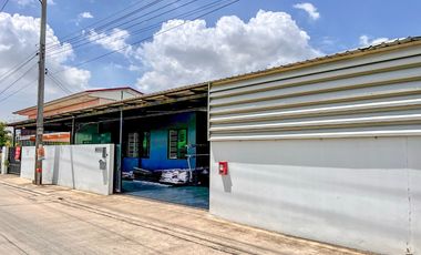 Sell / rent land with a place of business, Lam Luk Ka Khlong 4, size 100 square meters, width 25 meters, depth 16 meters.