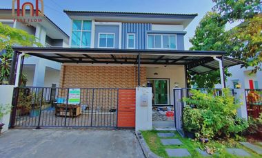 For sale: semi-detached house, 2-story detached house style, Iconature Village, Ramindra 109, Phraya Suren Road. Fashion Island iconnature, highlight, only 100 meters from the main road, Ramintra.