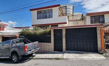Casa en Venta en Monjas Madrigal, Puengasí