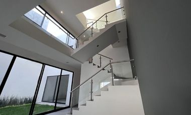 VENTA BONITA CASA EN SAN ÁNGEL IV