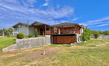 Se venden dos casas en sitio de 9.264m2, sector rural de Rauco, Curicó