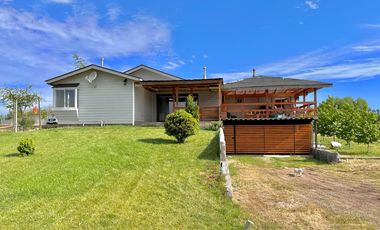 Se venden dos casas en sitio de 9.264m2, sector rural de Rauco, Curicó