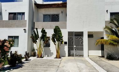 Casa en renta en Puerto Morelos en Privada con alberca en Quintana Roo
