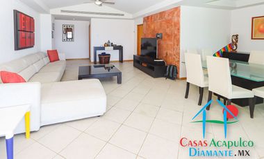 Departamento de playa completamente reparado. Con terraza y vista al mar