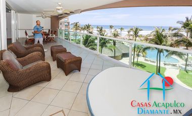 Departamento de playa completamente reparado. Con terraza y vista al mar