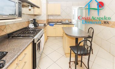Departamento de playa completamente reparado. Con terraza y vista al mar