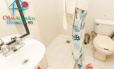 Departamento de playa completamente reparado. Con terraza y vista al mar