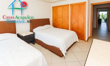 Departamento de playa completamente reparado. Con terraza y vista al mar