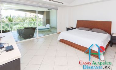 Departamento de playa completamente reparado. Con terraza y vista al mar