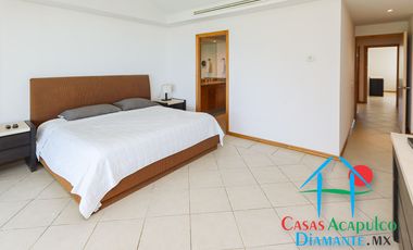 Departamento de playa completamente reparado. Con terraza y vista al mar