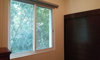 RENTA DEPARTAMENTO AMUEBLADO EN CUERNAVACA. MOR.   EN RESIDENCIAL QUINTA DEL BOSQUE.