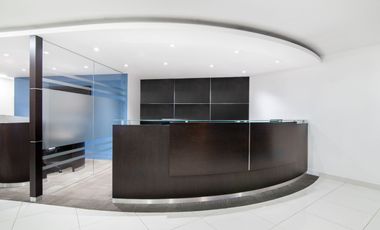 Reserve un lugar para coworking o un escritorio disponible según el orden de llegada en Av. Chile Tower A, Bogota