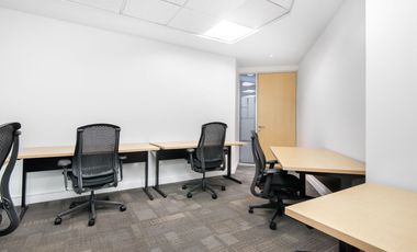Reserve un lugar para coworking o un escritorio disponible según el orden de llegada en Av. Chile Tower A, Bogota