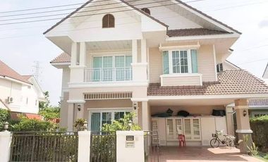 SALE/RENT Pool Villa 4 beds, 3 baths. Sale 12.5 million baht. Rent 55,000/month. Tel. 081135----
