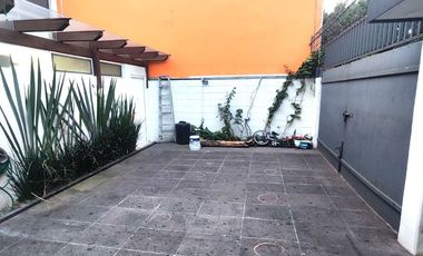 VENTA  CASA CALLE  IXCATEOPAN COLONIA SANTA CRUZ ATOYAC BENITO JUAREZ CDMX.