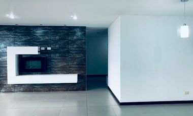 PR18177 Apartamento en arriendo en el sector Loma de Las Brujas