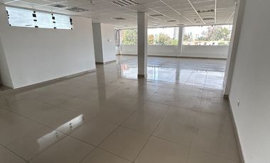 ALQUILO LOCAL COMERCIAL EN AV ARAMBURÚ SAN ISIDRO