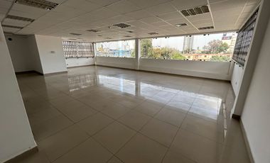 ALQUILO LOCAL COMERCIAL EN AV ARAMBURÚ SAN ISIDRO