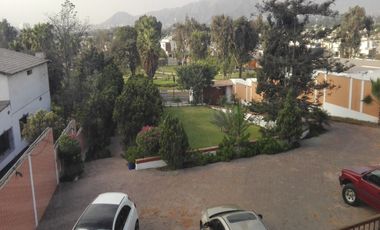 VENDO CASA CON PISCINA CERCA A MOLINA PLAZA – LA MOLINA