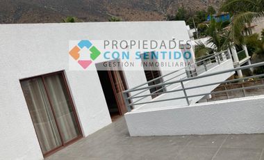 CASA ESTILO MEDITERRÁNEA EN CONDOMINIO SEGURO EN LOMAS DE LO AGUIRRE