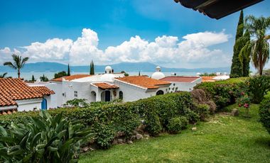 Preciosa casa en la seguridad de villas del tepalo!