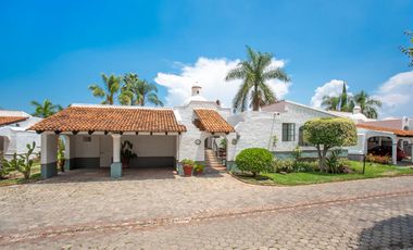 Preciosa casa en la seguridad de villas del tepalo!