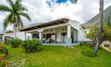 Preciosa casa en la seguridad de villas del tepalo!