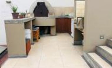 Vendo Hermosa Casa Amplia en Miraflores