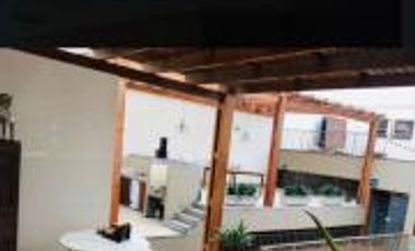 Vendo Hermosa Casa Amplia en Miraflores