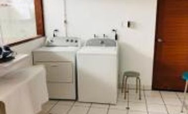Vendo Hermosa Casa Amplia en Miraflores