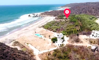 TERRENO A PIE DE LA PLAYA LAS GARZAS A POCOS MINUTOS DE HUATULCO.