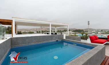 Bella casa en condominio de 3 pisos en 4ta fila amoblada y equipada, vista a la calle, terraza, jardín y piscina Playa Las Arenas
