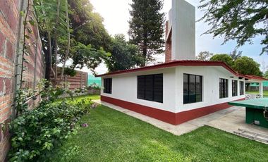 VENDO BONITA CASA CON ALBERCA EN TETELCINGO CUAUTLA MORELOS