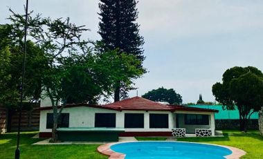 VENDO BONITA CASA CON ALBERCA EN TETELCINGO CUAUTLA MORELOS