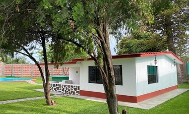 VENDO BONITA CASA CON ALBERCA EN TETELCINGO CUAUTLA MORELOS