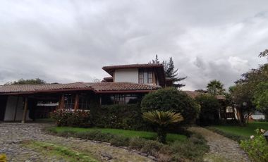 VENTA HERMOSA CASA INDEPENDIENTE LA ARMENIA SECTOR CONOCOTO
