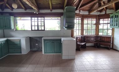VENTA HERMOSA CASA INDEPENDIENTE LA ARMENIA SECTOR CONOCOTO