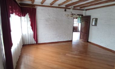 VENTA HERMOSA CASA INDEPENDIENTE LA ARMENIA SECTOR CONOCOTO
