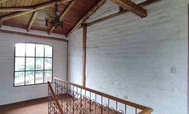 VENTA HERMOSA CASA INDEPENDIENTE LA ARMENIA SECTOR CONOCOTO