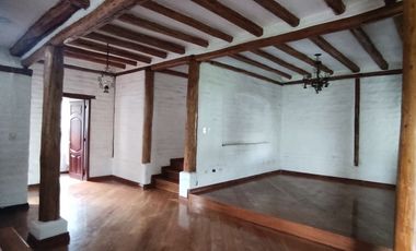 VENTA HERMOSA CASA INDEPENDIENTE LA ARMENIA SECTOR CONOCOTO