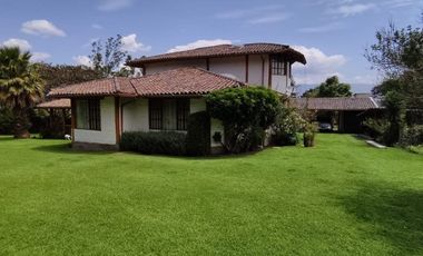 VENTA HERMOSA CASA INDEPENDIENTE LA ARMENIA SECTOR CONOCOTO
