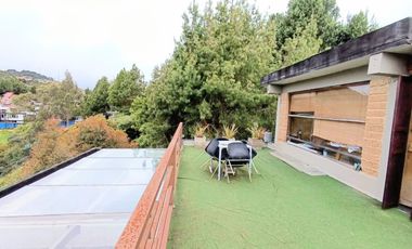 LA CALERA- ESPECTACULAR CASA ALTO DE PATIOS