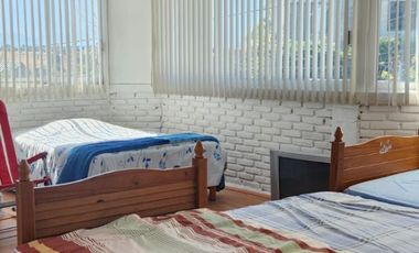 VENTA Casa de campo, alberca, cancha de tenis, amplio jardin.